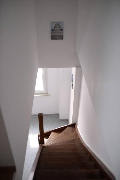1 Zimmer Wohnung Dg Mit Klimaanlage Und Kleinen Balkon Oedheim ภายนอก รูปภาพ